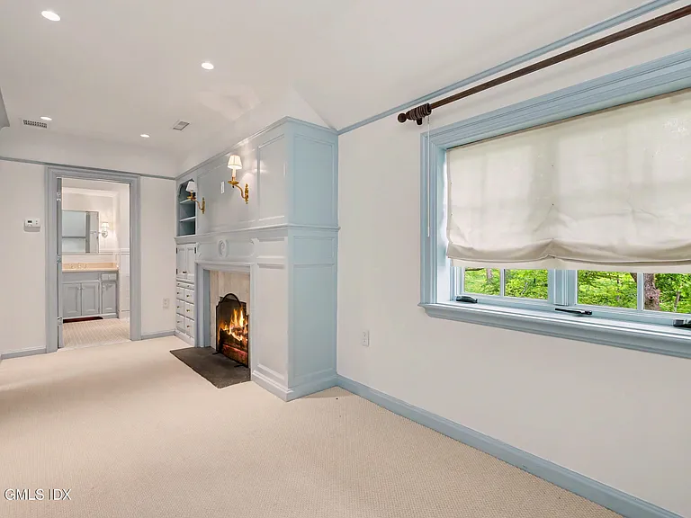 183 E Putnam Ave #CARRIAGE HOUSE — Photo 22