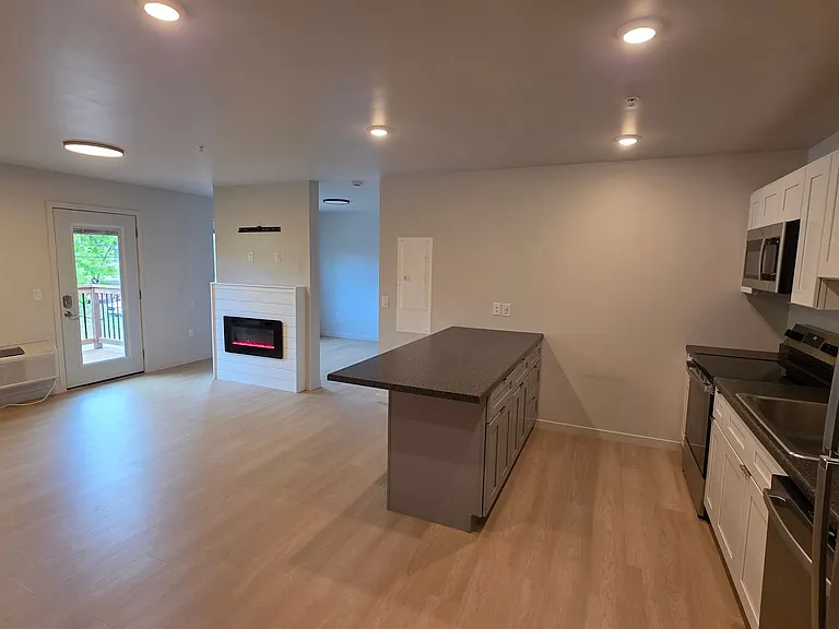 1221 Commonwealth Ave — Photo 8