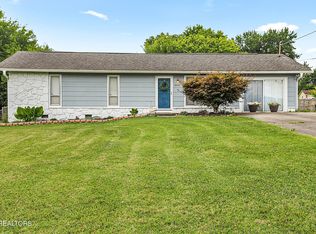 8221 Broken Arrow Dr, Knoxville, TN 37923