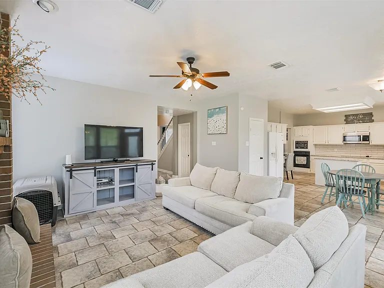 20422 Maple Meadows Ct — Photo 11