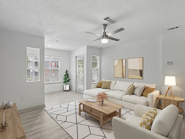 1x1 960 sqft - Unit 109 - A2P - Living