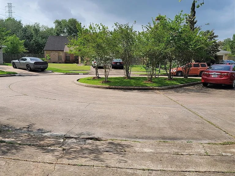3907 Bartons Ct — Photo 18