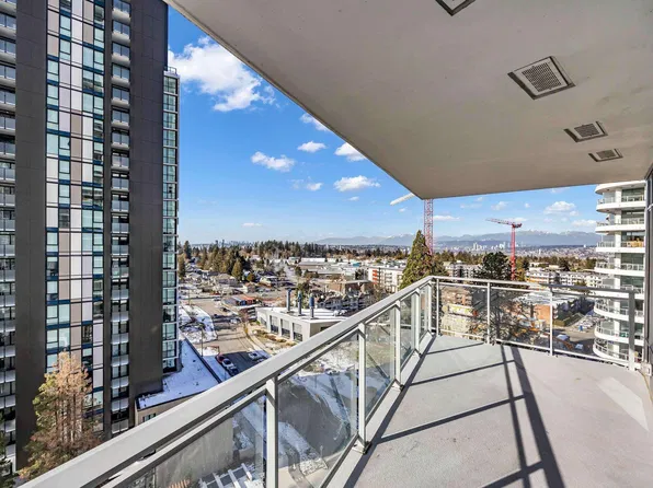 13308 Central Ave #903, Surrey, BC V3T 0M4