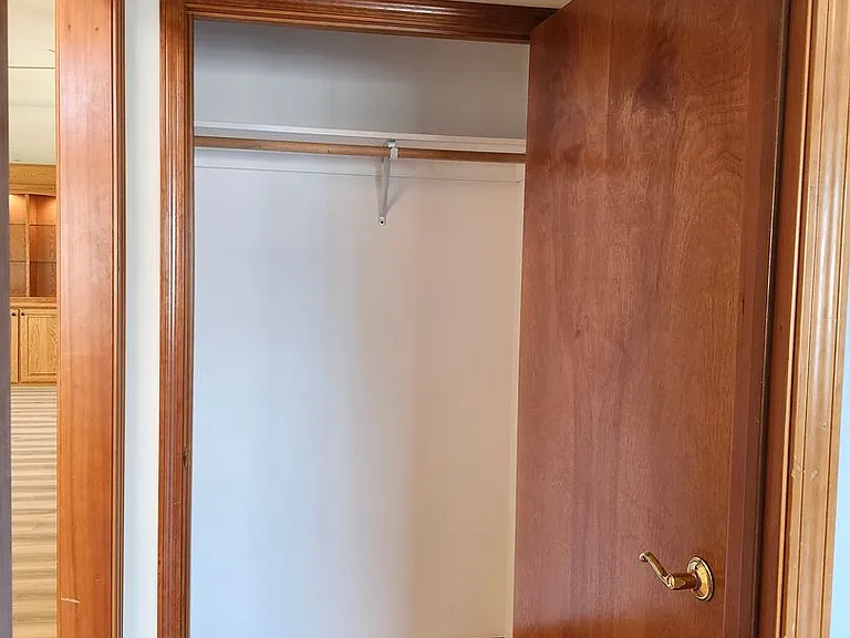 106 Prestwick Ln — Photo 5