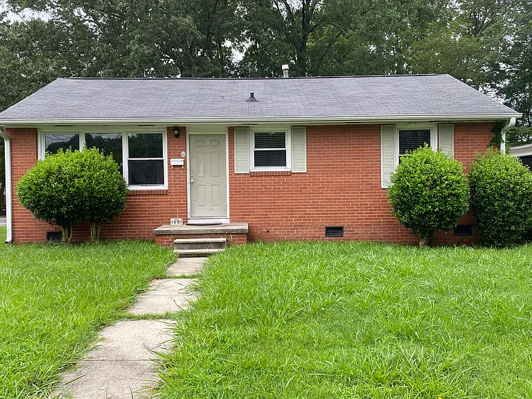 1601 Pichard St — Photo 1
