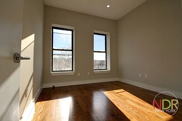 Rented by Next Door Realty NYC | media 30