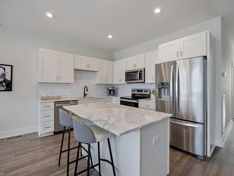 5621 Lenox Ave #3 — Photo 9