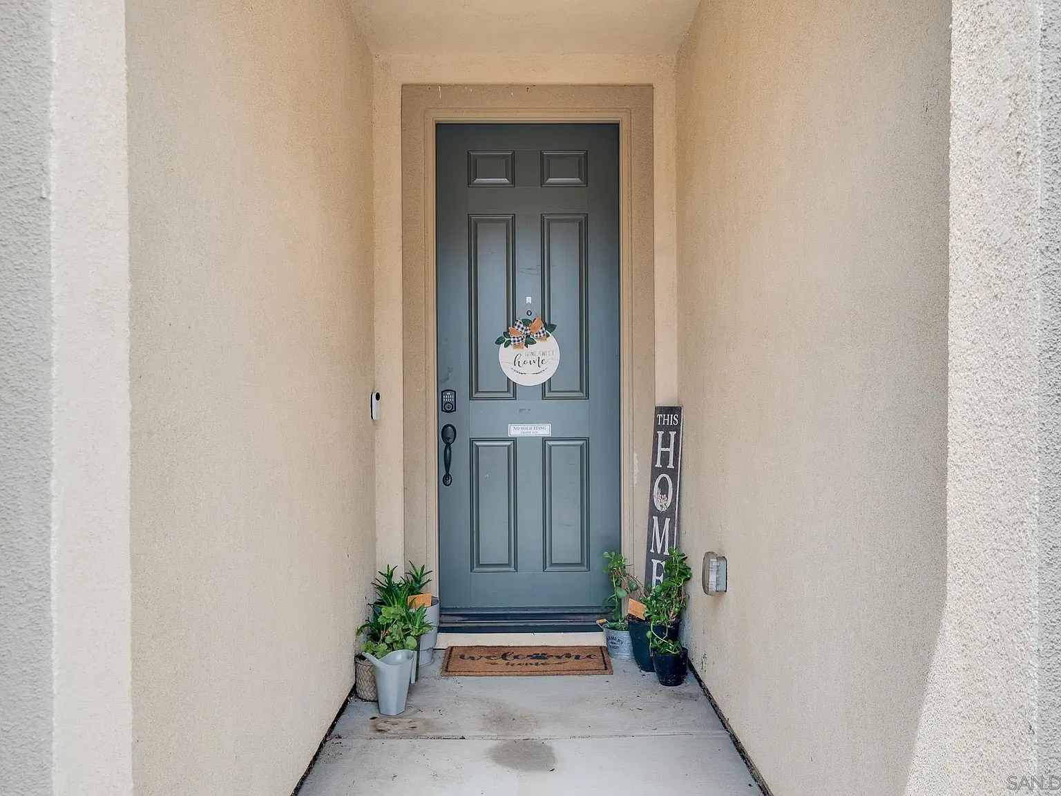 3 bed, 2.0 bath, 1557 sqft, $3,400 — Photo 2