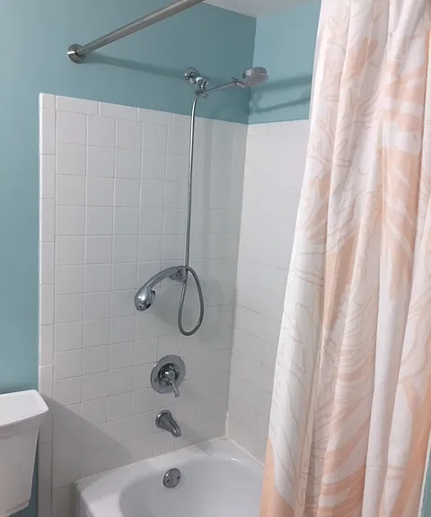 2828 N Burling St #304 — Photo 8