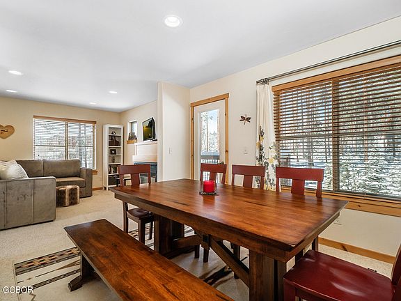 2nd image of 211 Wolf Park Ln