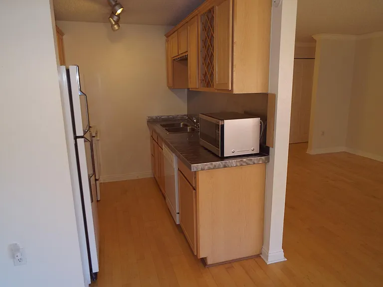 1267 N Lafayette St #203 — Photo 5