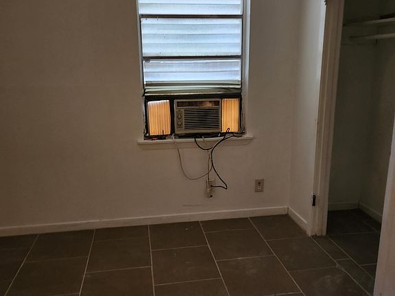 3rd image of 20 N Washington St