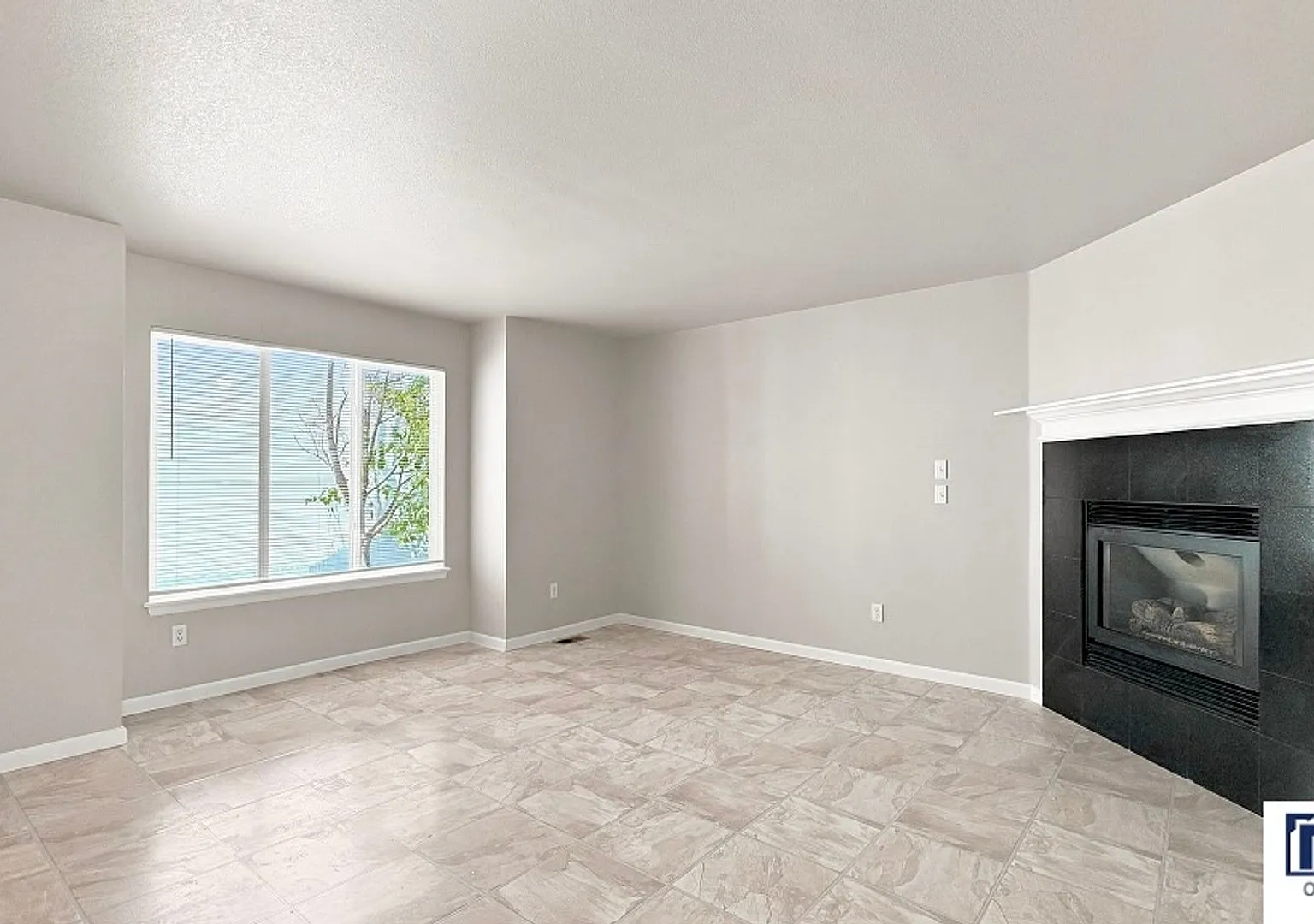 3 Beds, 2.5 Baths in the heart of Loveland — Photo 2