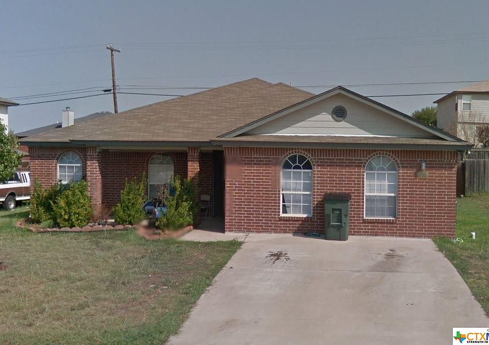 1st image of 4407 Twin Oaks Cir