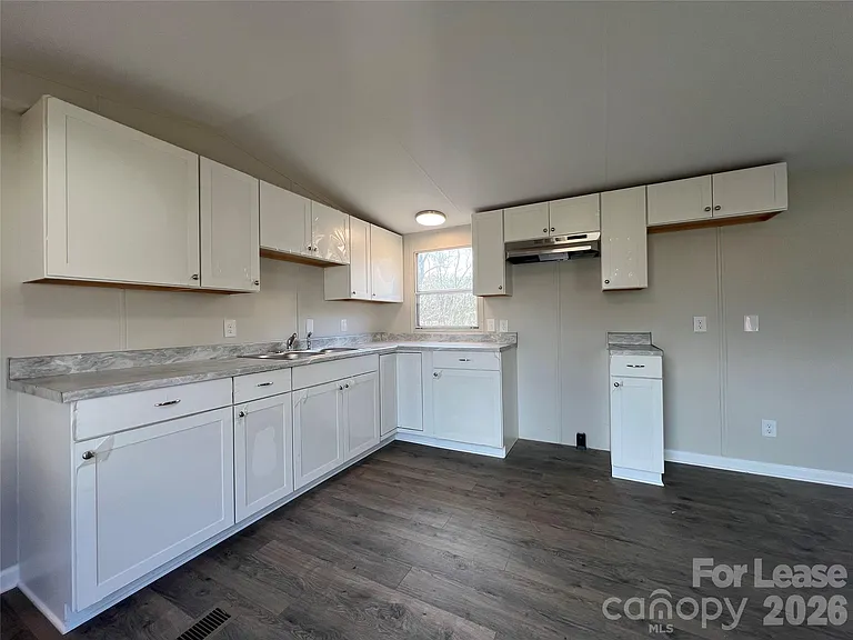 528 Oak Run Ct — Photo 4