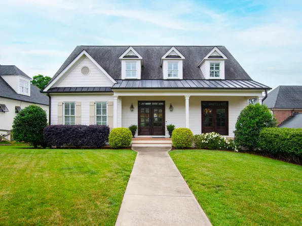 1211 Currituck Dr, Raleigh, NC 27609