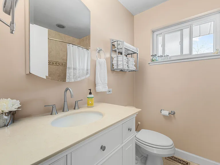 10813 Berkshire St — Photo 7