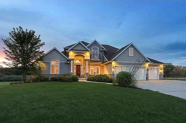 1387 Bingham Dr