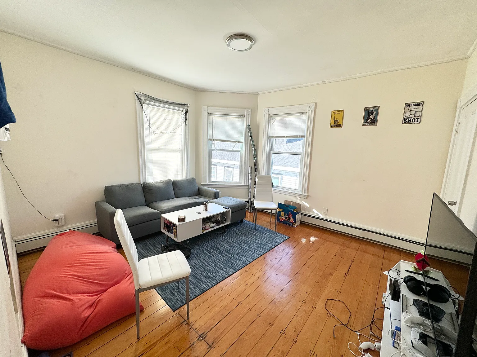 3 bed, 1.5 bath, 1200 sqft, $4,800 — Photo 2