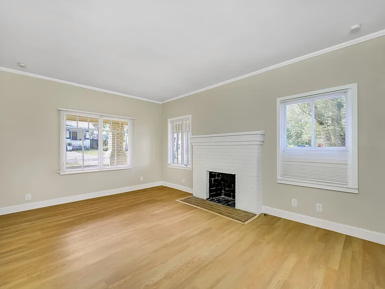 708 E Hollywood St — Photo 13