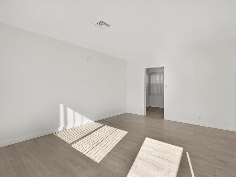 611 Myrtle Avenue Apartments — Photo 17
