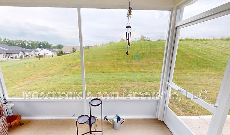 2212 Davenport Ct — Photo 12
