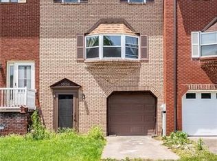 1096 Cranston Dr, Greensburg, PA 15601