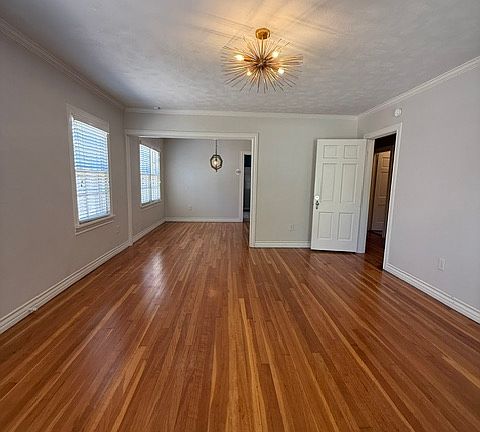 5th image of 2614 25th St