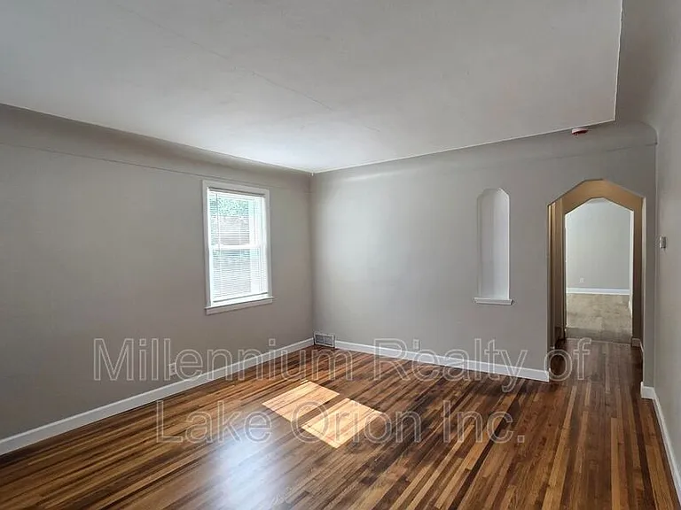 614 E Tennyson Ave — Photo 23