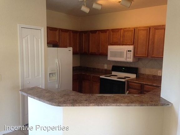 4th image of 6109 Metrowest Blvd Unit 103