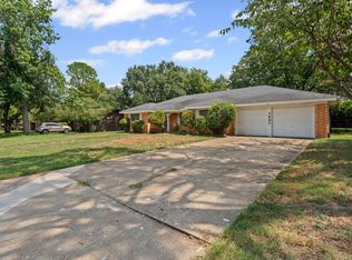 1237 Wedgewood Dr, Cleburne, TX 76033