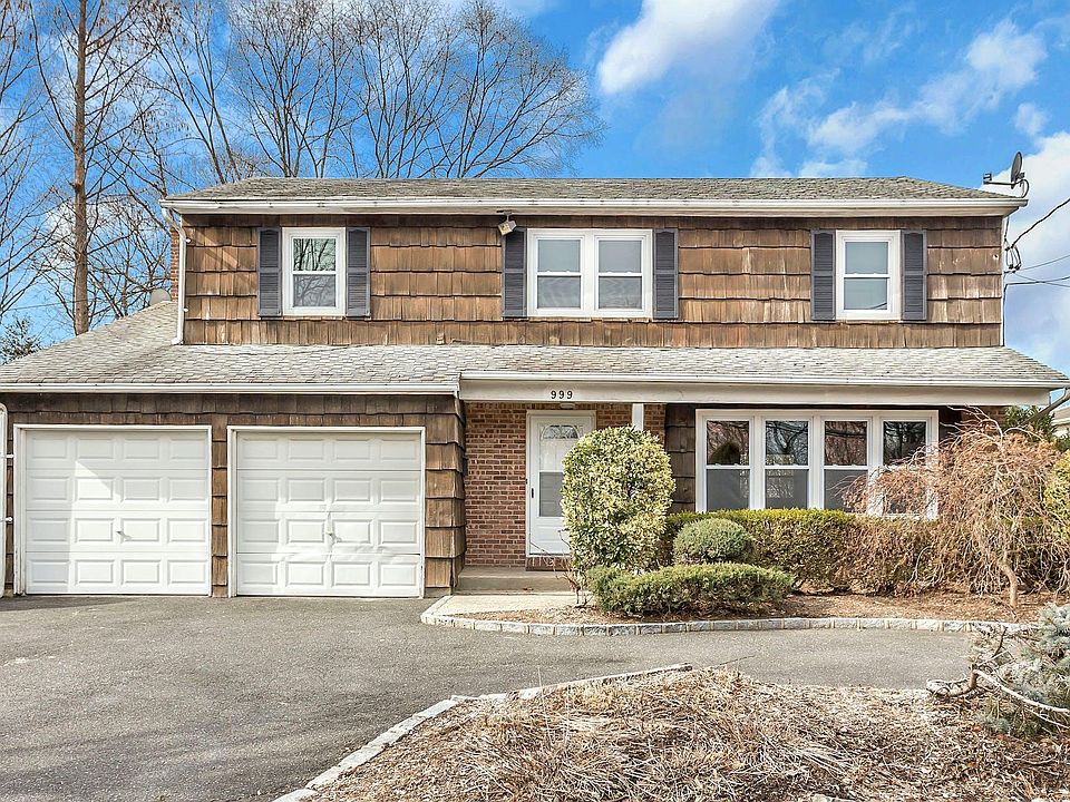 1st image of 999 Glen Cove Ave