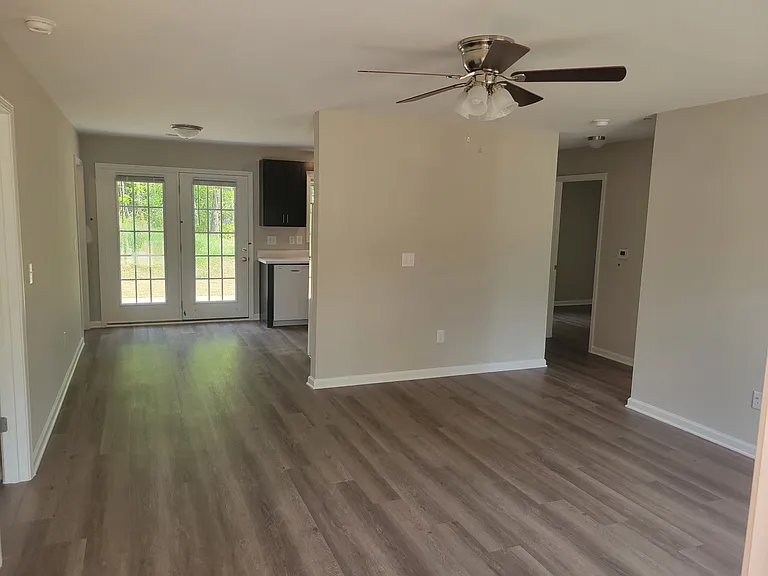 209 Eckerd St — Photo 4