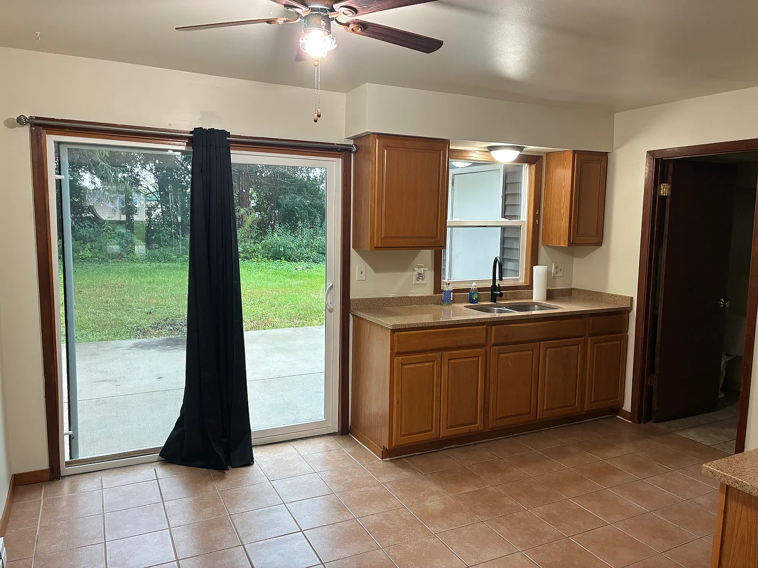 3 bed, 1.5 bath, 1080 sqft, $1,750 — Photo 2