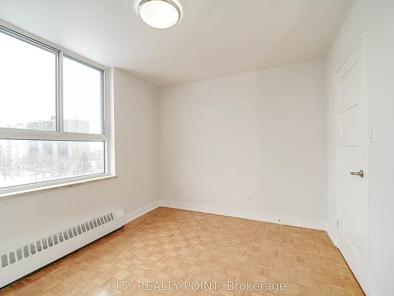6200 Bathurst St #410 — Photo 21