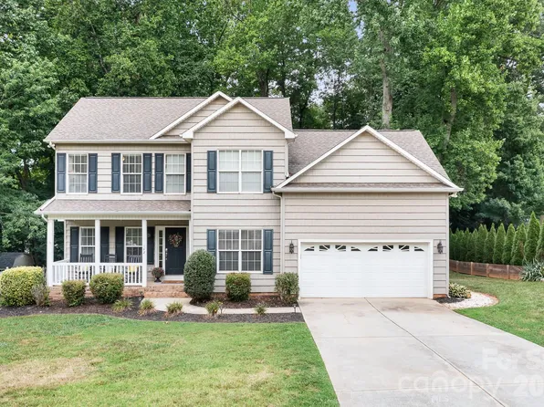 142 Valley Glen Dr, Troutman, NC 28166