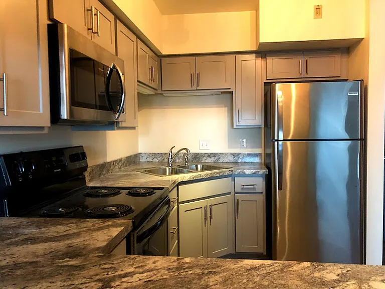 211 N 2nd St — Photo 3