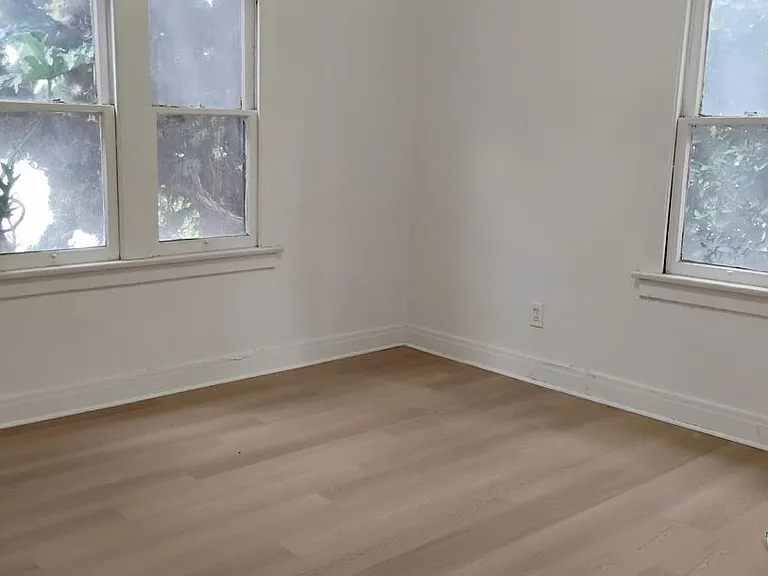2229 Vineyard Ave — Photo 5