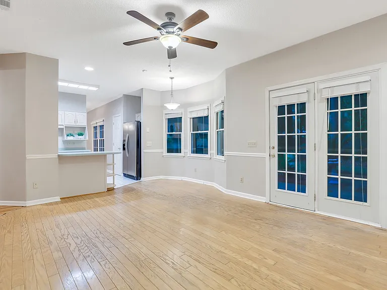123 Companion Way — Photo 16