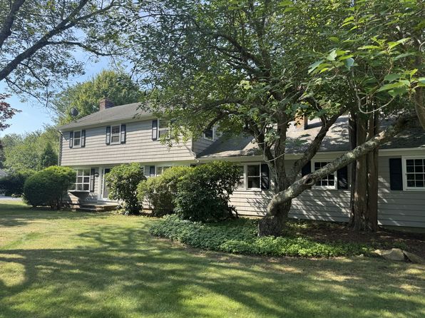 108 Oakwood Dr