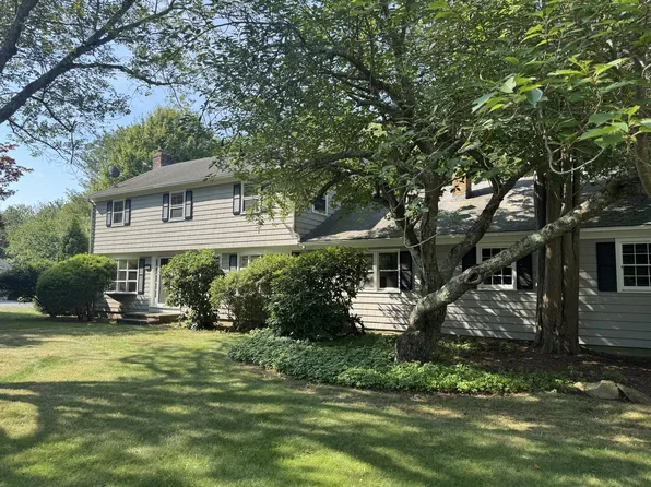 108 Oakwood Dr, East Greenwich, RI 02818