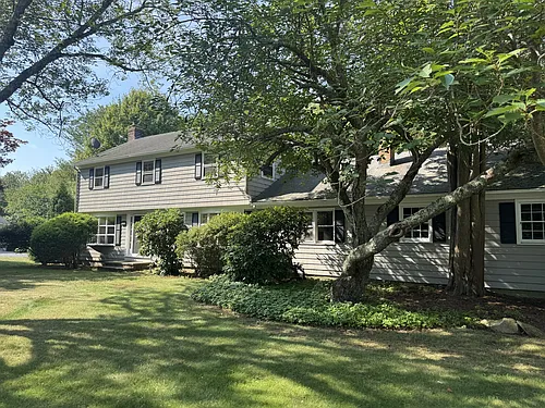 108 Oakwood Dr Photo 1