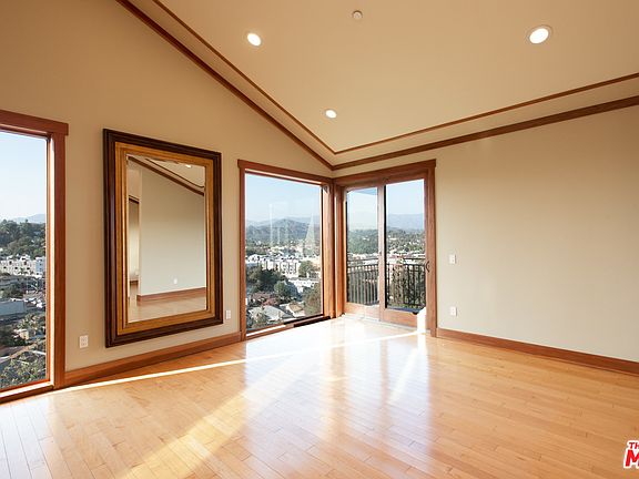 4th image of 4213 N Scandia Way