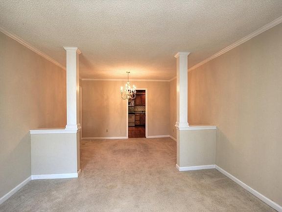 4th image of 6651 Hickory Manor Cir