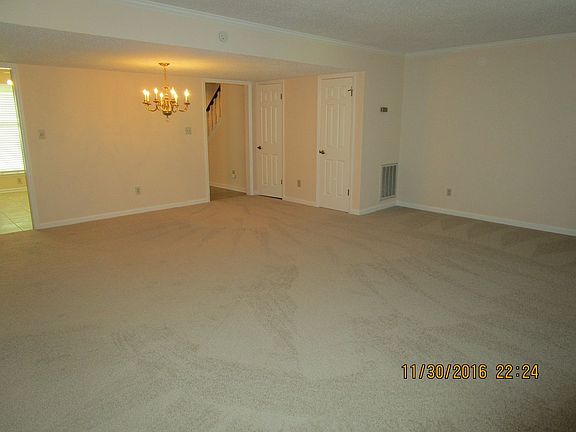 New Carpet/Paint throughout