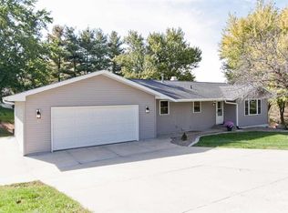 2918 Cedar Dr NE, Solon, IA 52333