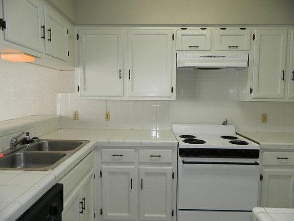 4th image of 2114 S Van Tassel Cir