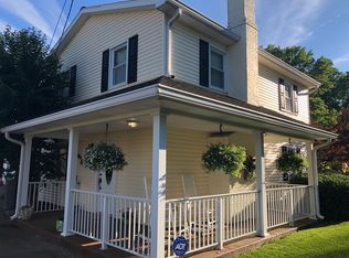 10697 Cricklewood Dr, Newburgh, IN 47630