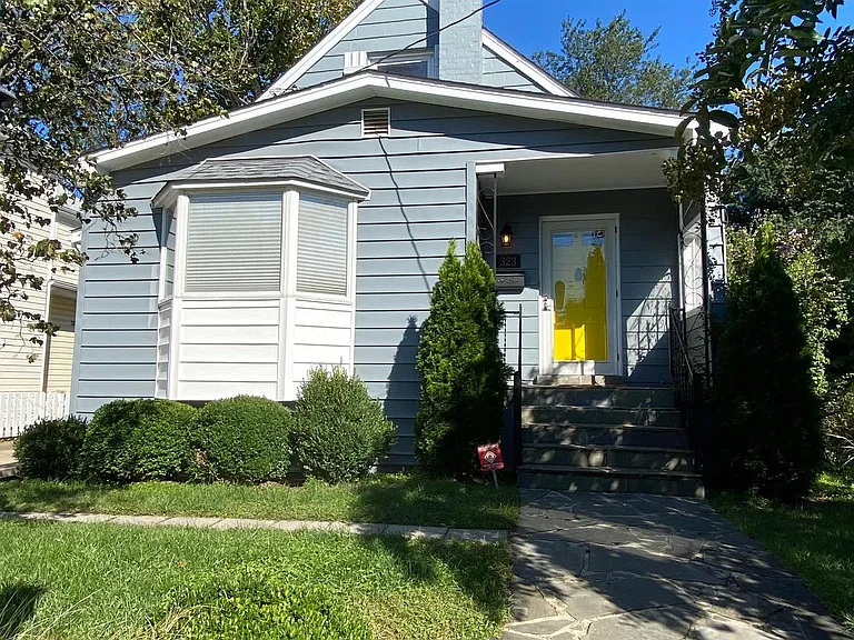323 S Adams St — Photo 46