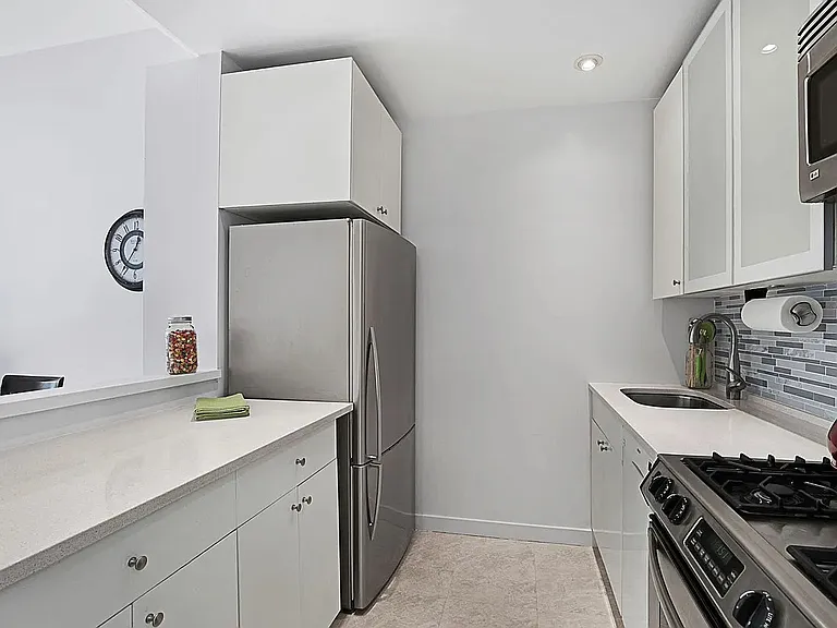 80 Elizabeth St #5F — Photo 3
